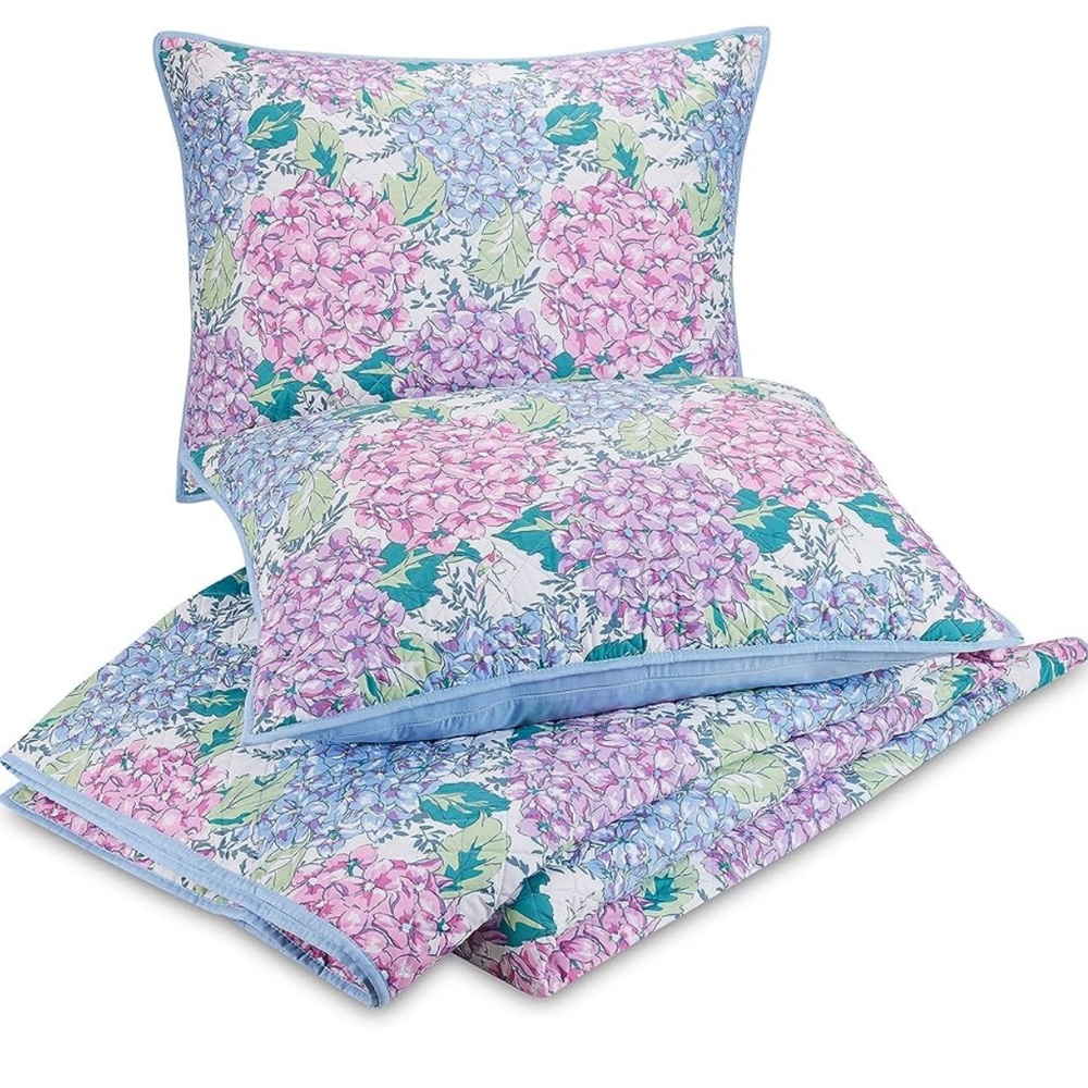 New Vera Bradley Happy Hydrangea Quilt 3 pc. Set Full / Queen size